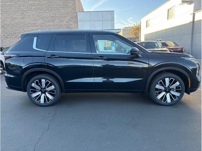 2025 Mitsubishi Outlander SEL