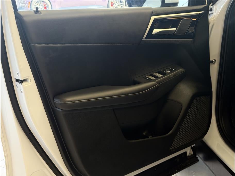 2025 Mitsubishi Outlander PHEV SE Sport Utility 4D