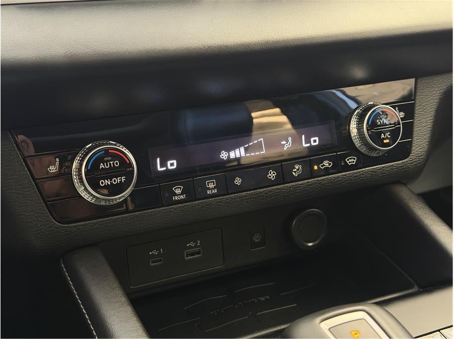 2025 Mitsubishi Outlander PHEV SE Sport Utility 4D