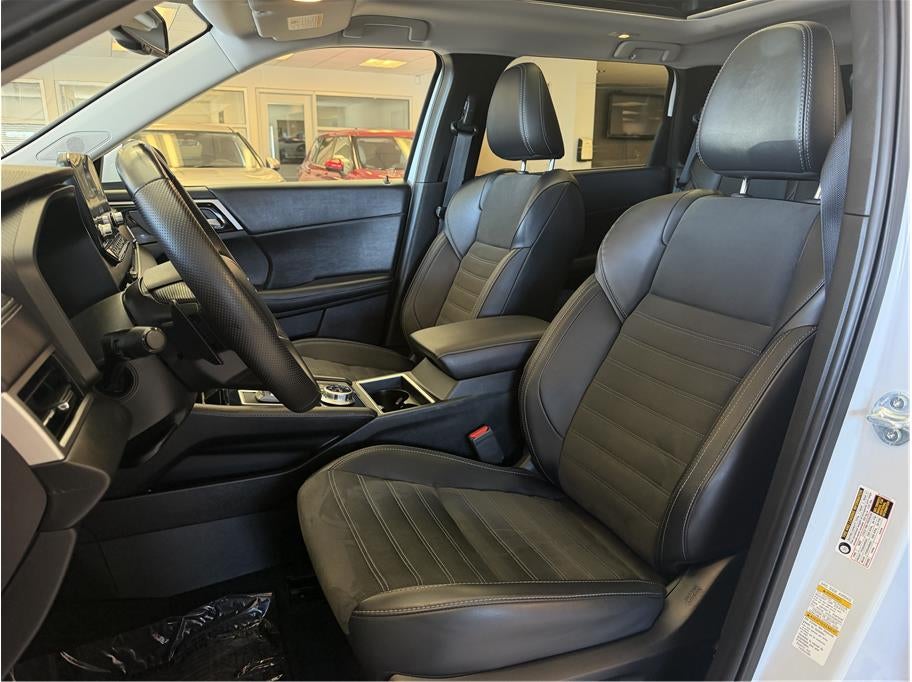2025 Mitsubishi Outlander PHEV SE Sport Utility 4D