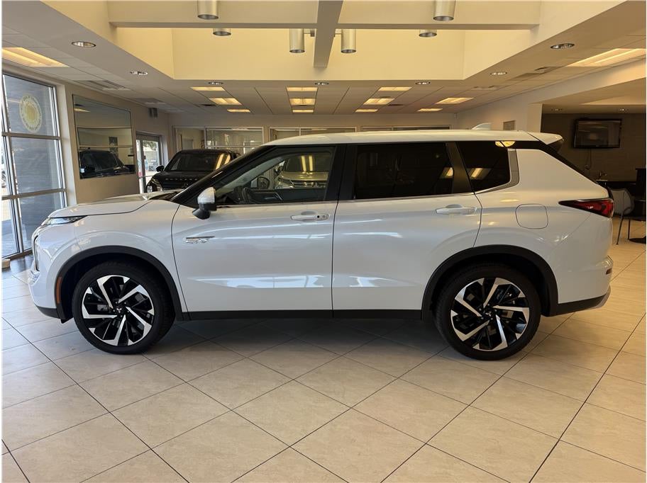 2025 Mitsubishi Outlander PHEV SE Sport Utility 4D