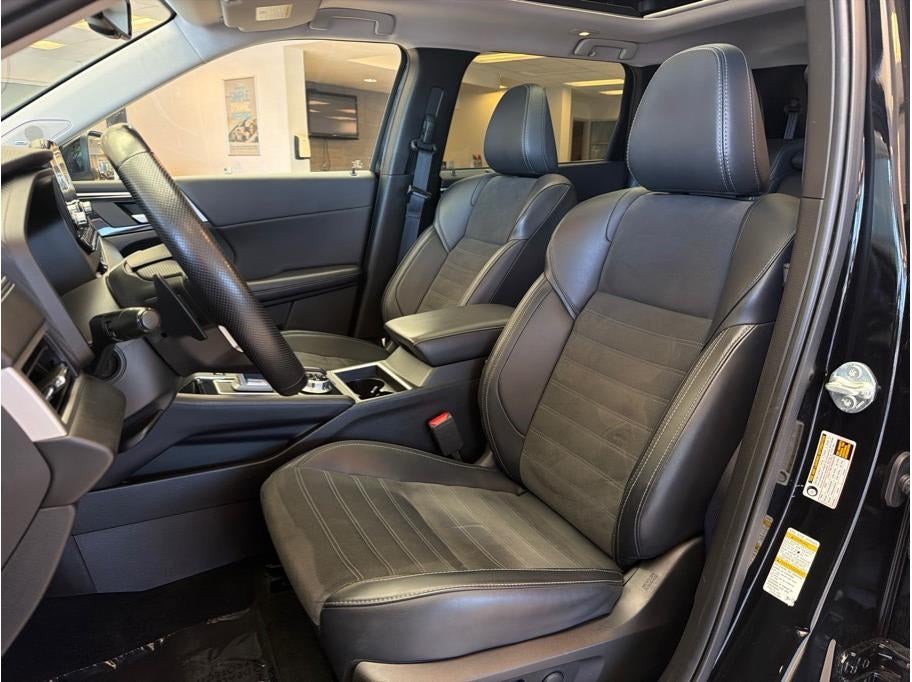 2024 Mitsubishi Outlander PHEV SE Sport Utility 4D