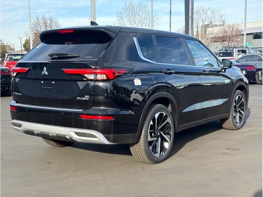 2025 Mitsubishi Outlander PHEV SE