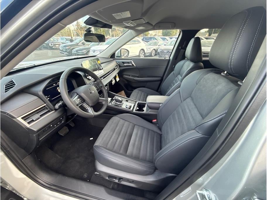 2025 Mitsubishi Outlander PHEV SE