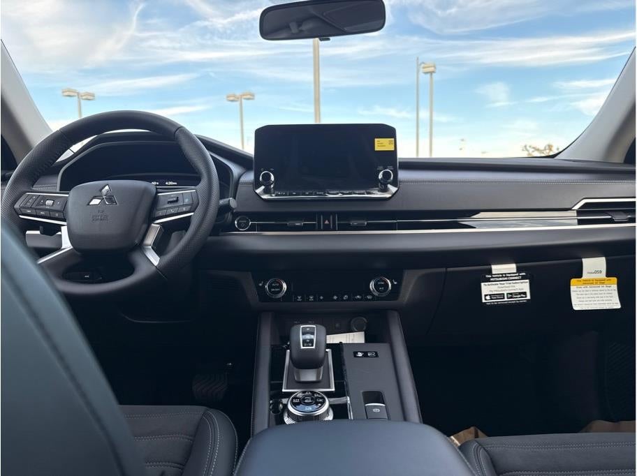 2025 Mitsubishi Outlander PHEV SE