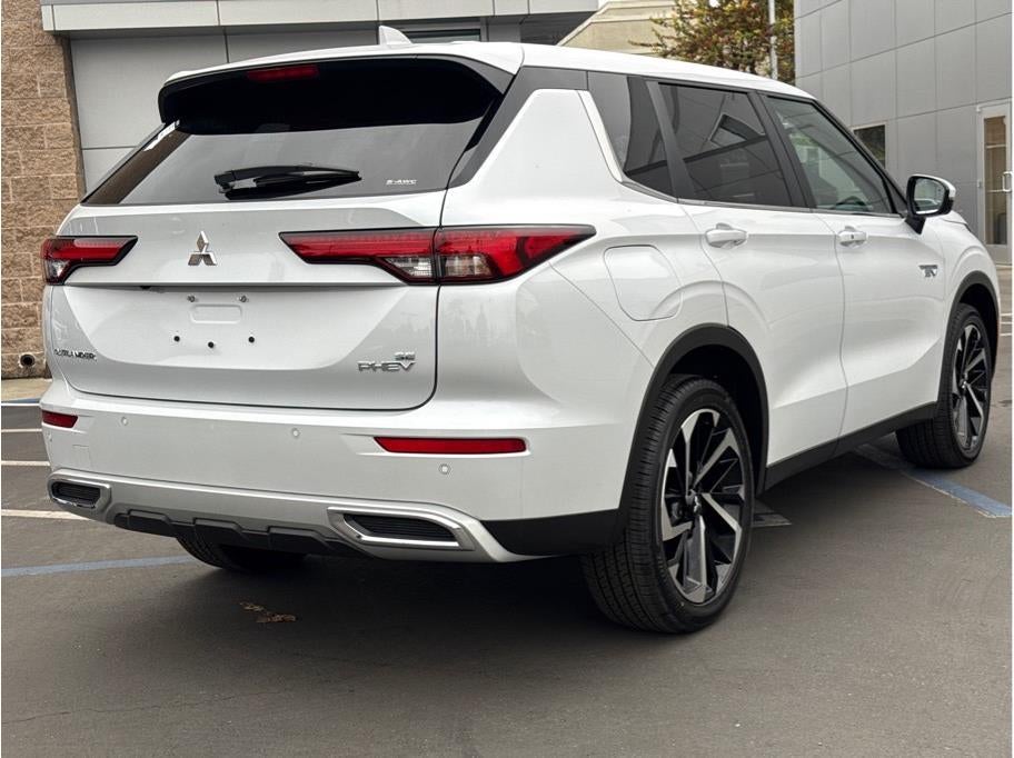 2025 Mitsubishi Outlander PHEV SE