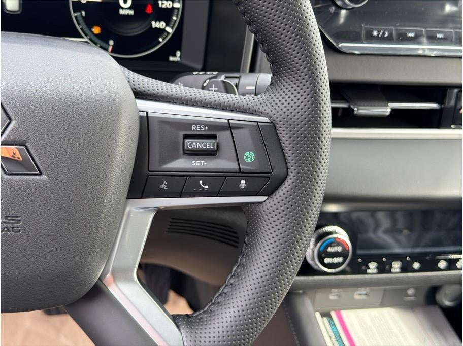 2025 Mitsubishi Outlander PHEV SE