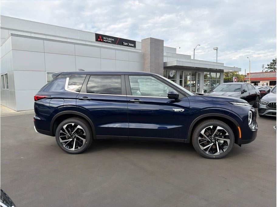 2025 Mitsubishi Outlander PHEV SE