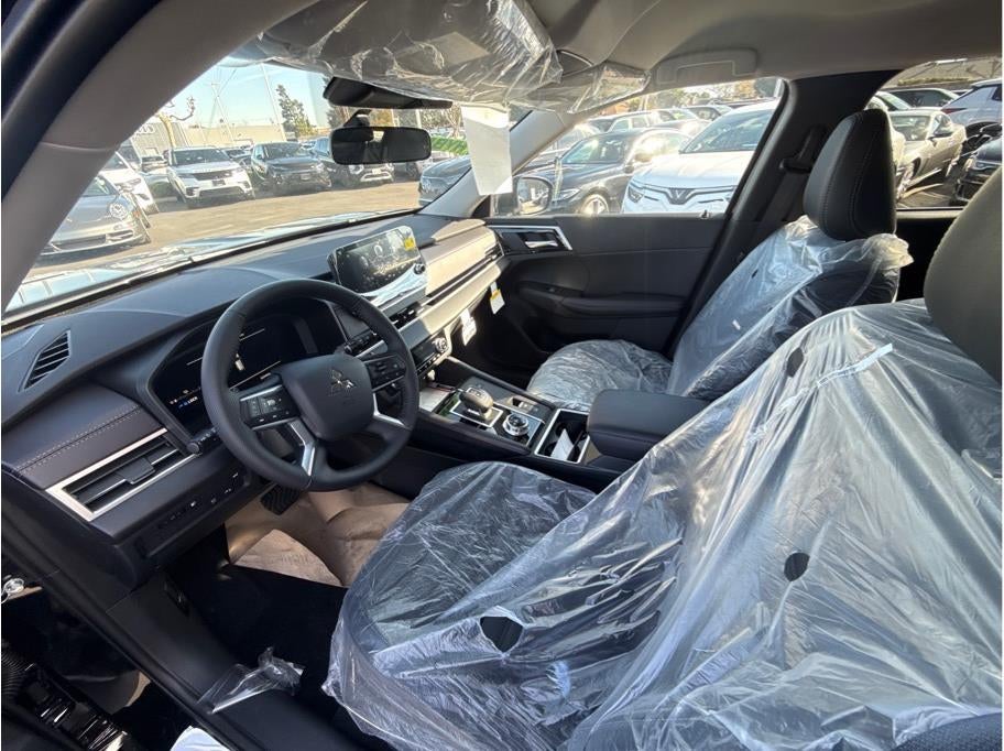 2025 Mitsubishi Outlander PHEV SE