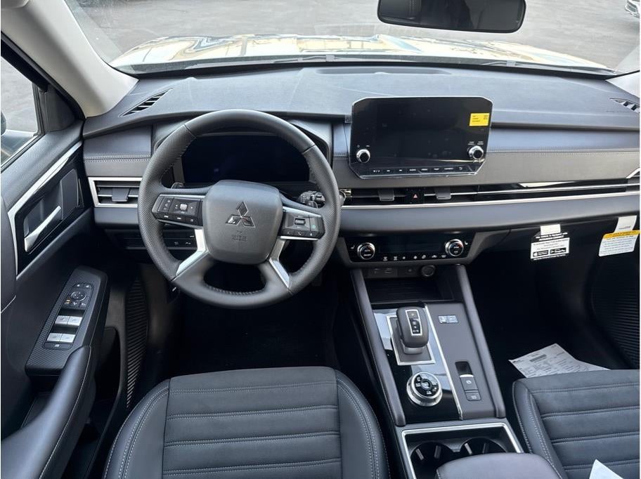 2025 Mitsubishi Outlander PHEV SE