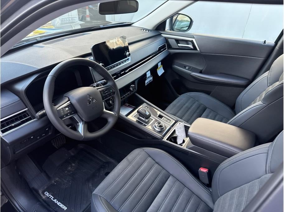 2025 Mitsubishi Outlander PHEV SE