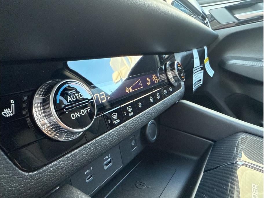 2025 Mitsubishi Outlander PHEV SE