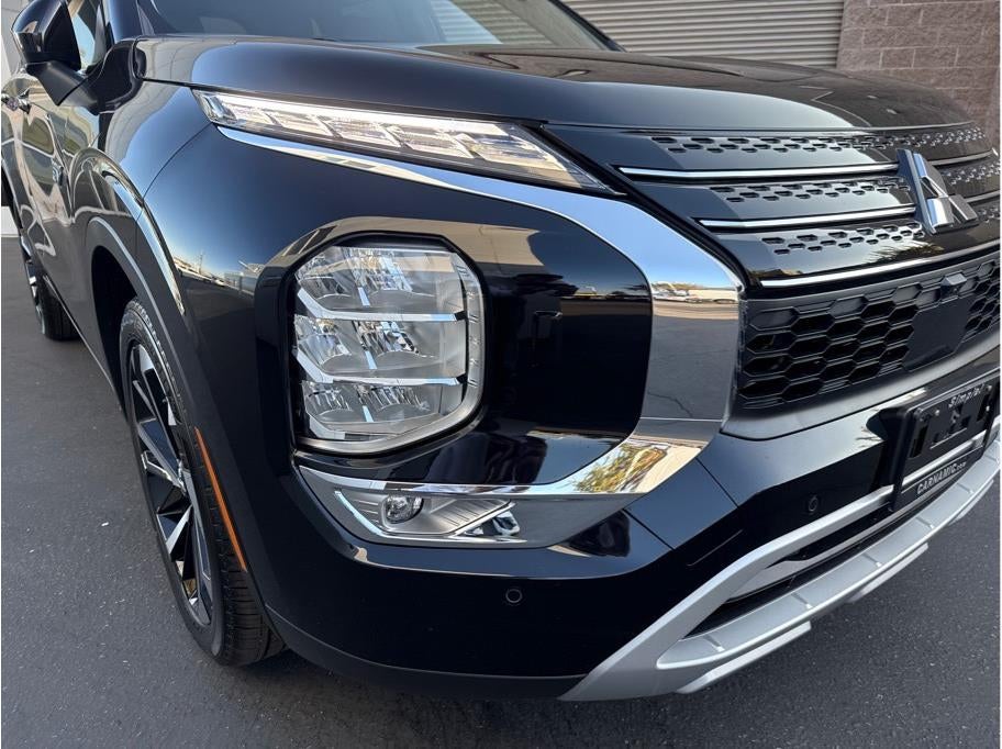 2025 Mitsubishi Outlander PHEV SE