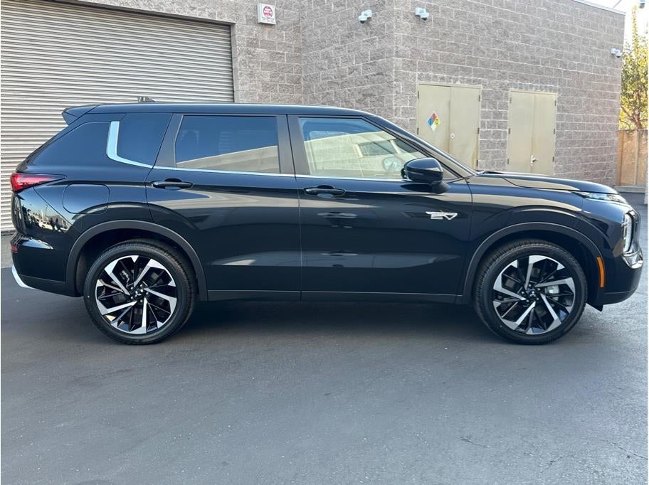 2025 Mitsubishi Outlander PHEV SE