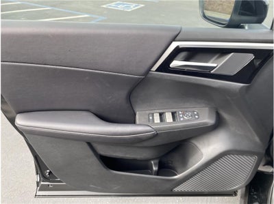 2025 Mitsubishi Outlander PHEV SE