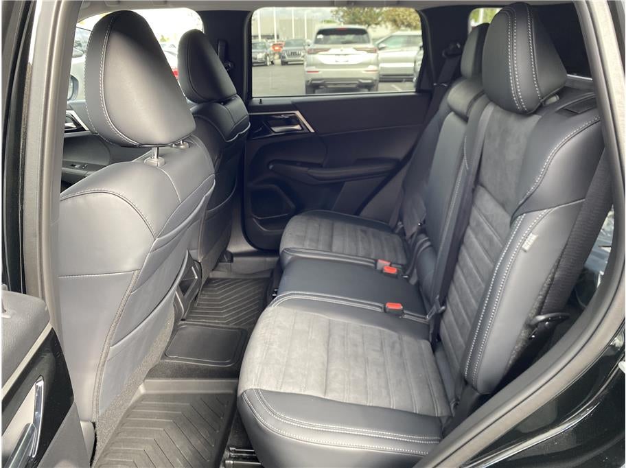 2025 Mitsubishi Outlander PHEV SE