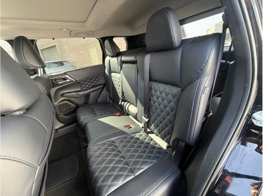 2024 Mitsubishi Outlander PHEV SEL Sport Utility 4D