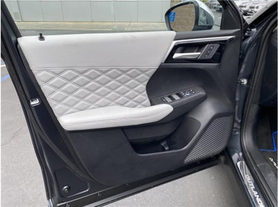 2025 Mitsubishi Outlander PHEV SEL