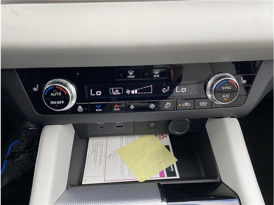 2025 Mitsubishi Outlander PHEV SEL