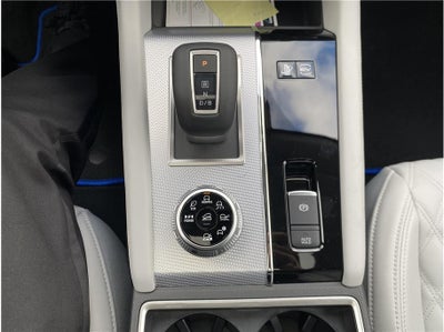 2025 Mitsubishi Outlander PHEV SEL