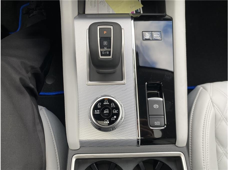 2025 Mitsubishi Outlander PHEV SEL