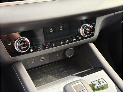 2025 Mitsubishi Outlander PHEV SEL