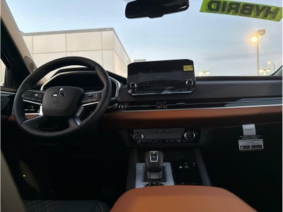 2025 Mitsubishi Outlander PHEV SEL Premium Pacakge