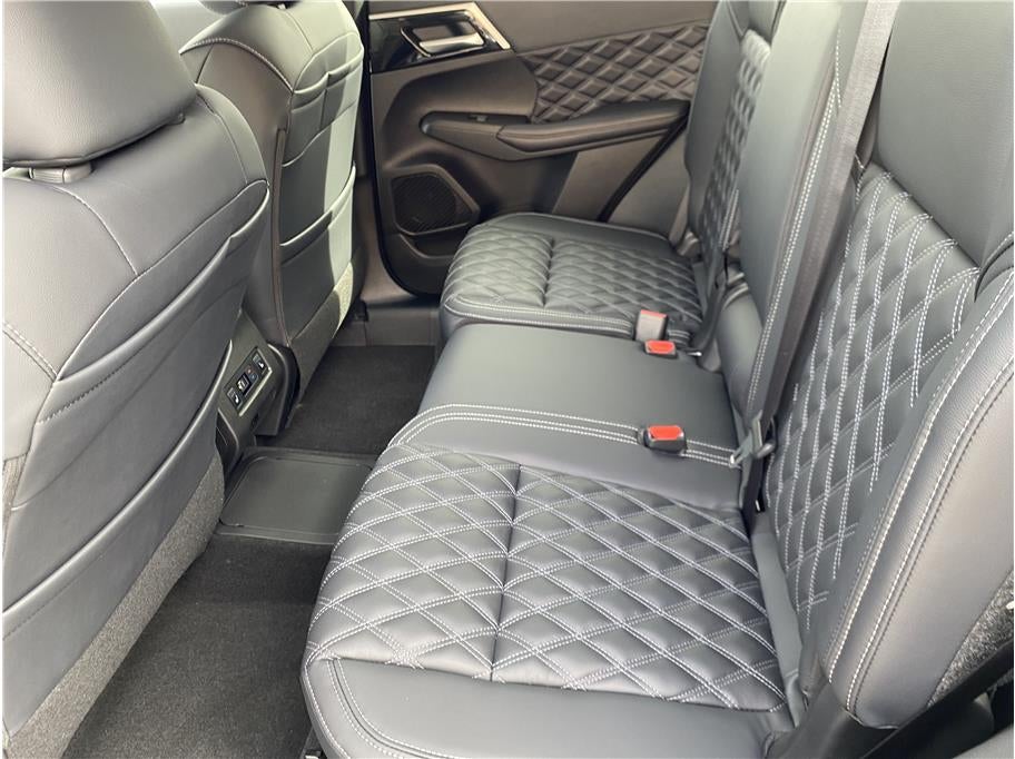 2025 Mitsubishi Outlander PHEV SEL