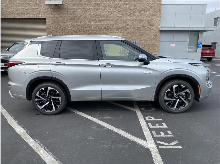 2025 Mitsubishi Outlander PHEV SEL