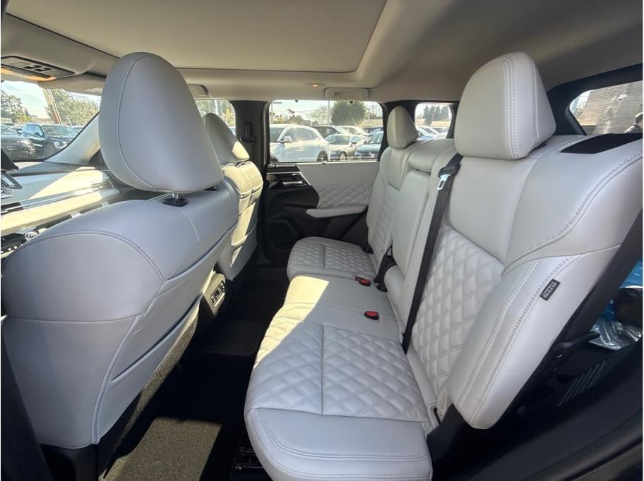 2025 Mitsubishi Outlander PHEV SEL