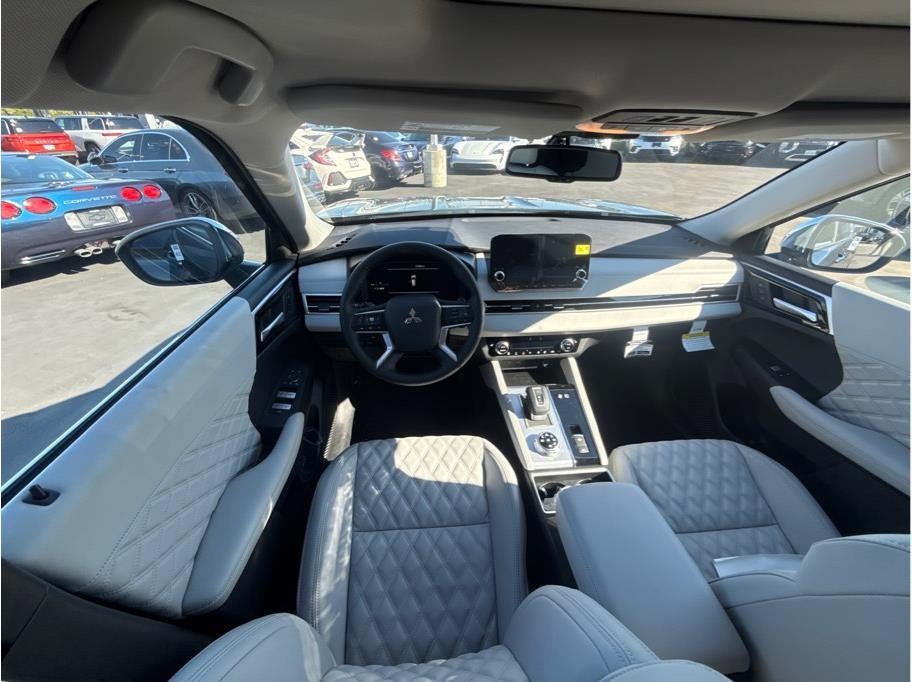 2025 Mitsubishi Outlander PHEV SEL