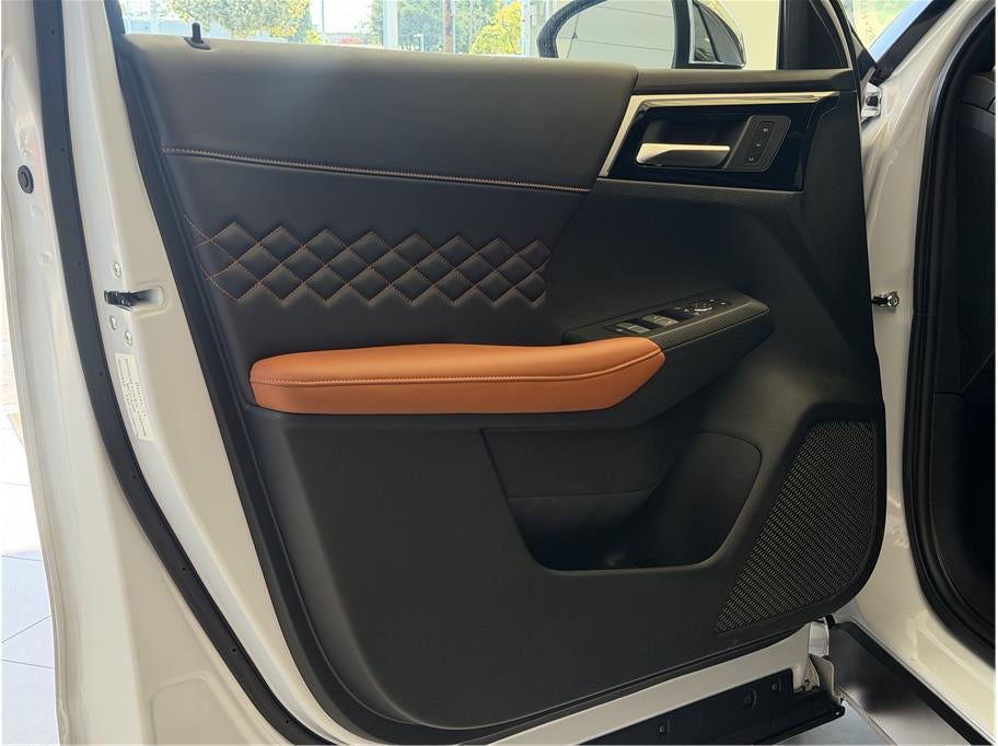 2025 Mitsubishi Outlander PHEV SEL Platinum Edition Sport Utility 4D