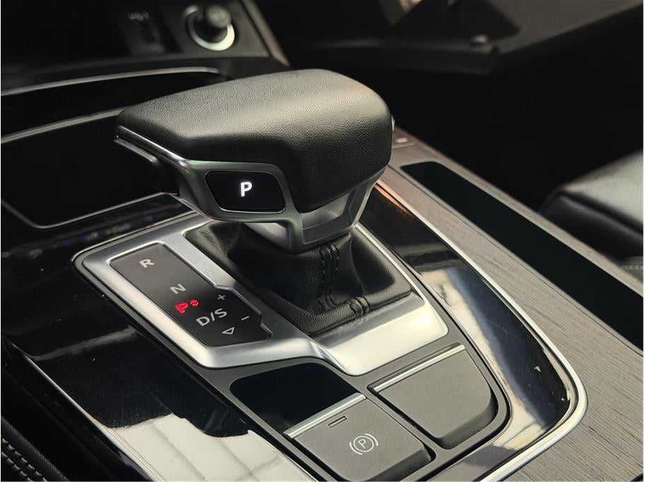 2024 Audi Q5 45 TFSI S line Premium Plus Sport Utility 4D