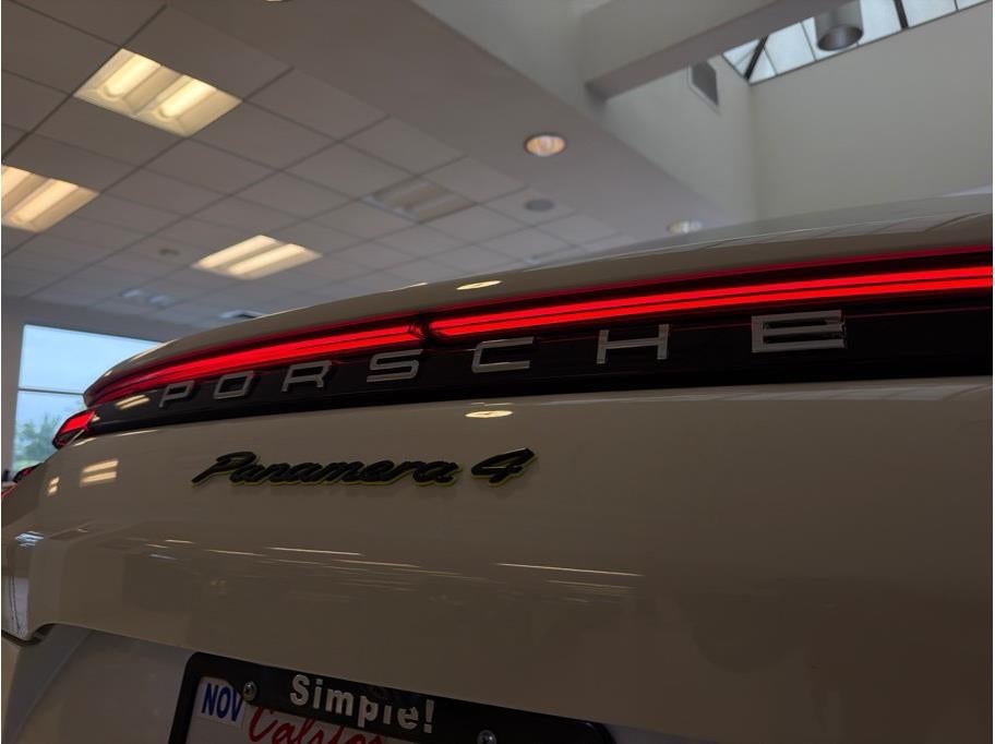 2019 Porsche Panamera 4 E-Hybrid Sedan 4D