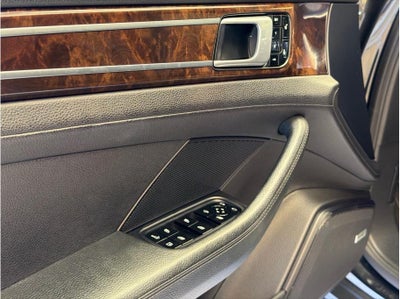 2018 Porsche Panamera 4 E-Hybrid Sedan 4D