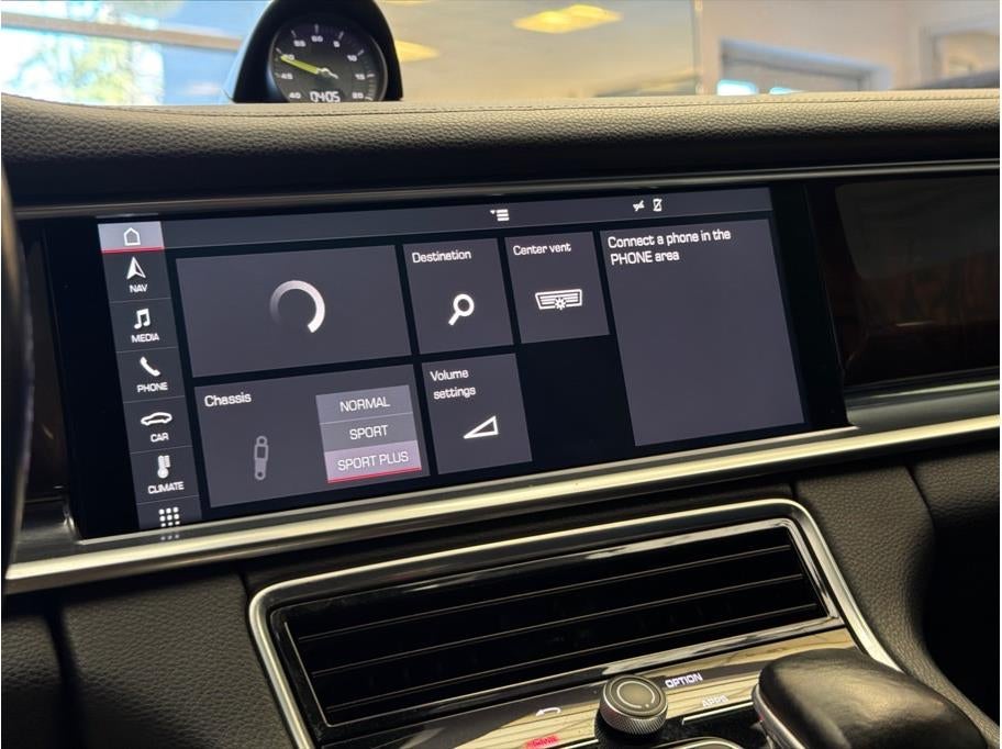 2018 Porsche Panamera 4 E-Hybrid Sedan 4D