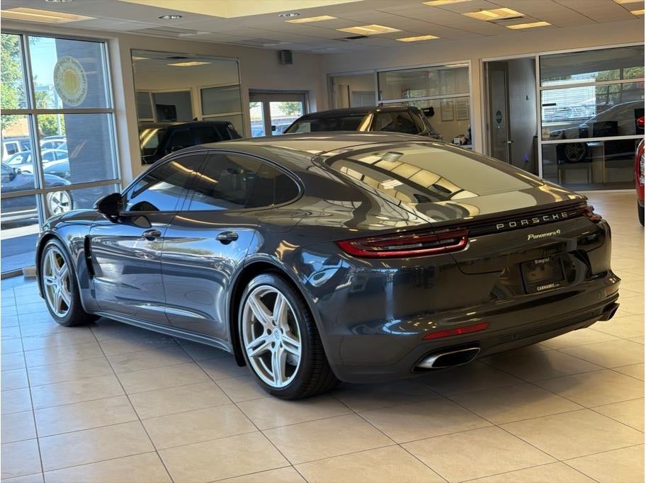 2018 Porsche Panamera 4 E-Hybrid Sedan 4D