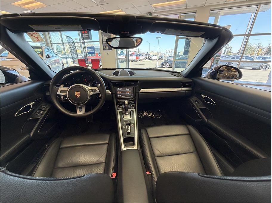 2014 Porsche 911 Carrera Cabriolet 2D