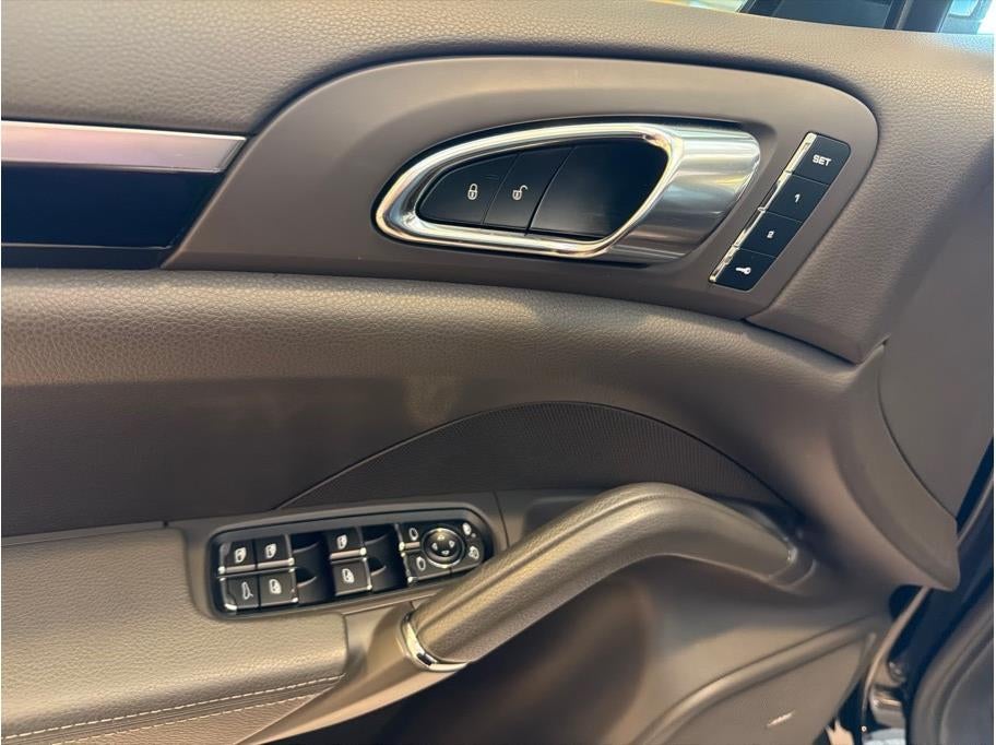 2017 Porsche Cayenne Platinum Edition Sport Utility 4D