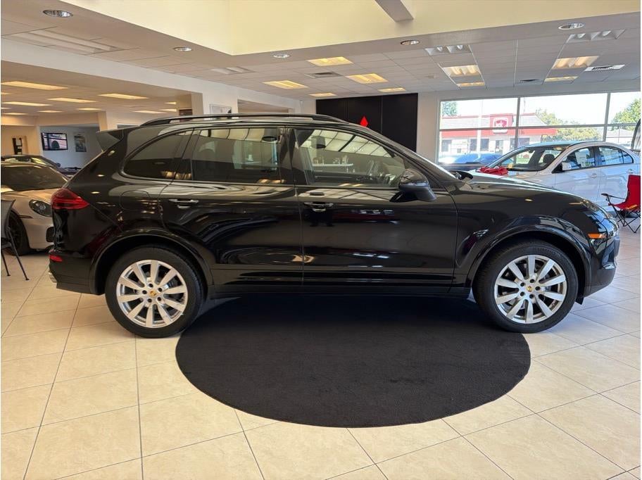 2017 Porsche Cayenne Platinum Edition Sport Utility 4D