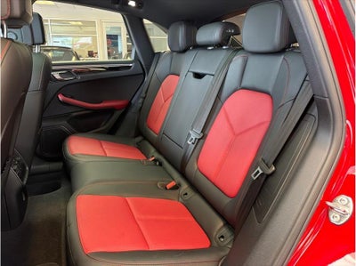 2019 Porsche Macan Sport Utility 4D
