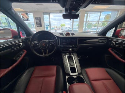 2019 Porsche Macan Sport Utility 4D