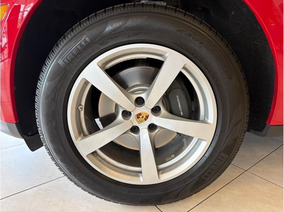 2019 Porsche Macan Sport Utility 4D