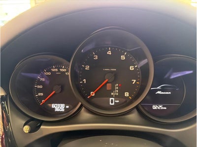 2019 Porsche Macan Sport Utility 4D
