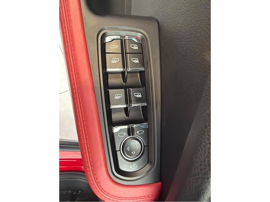 2019 Porsche Macan Sport Utility 4D