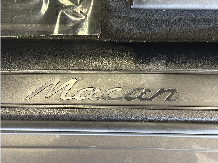 2018 Porsche Macan Sport Edition Sport Utility 4D