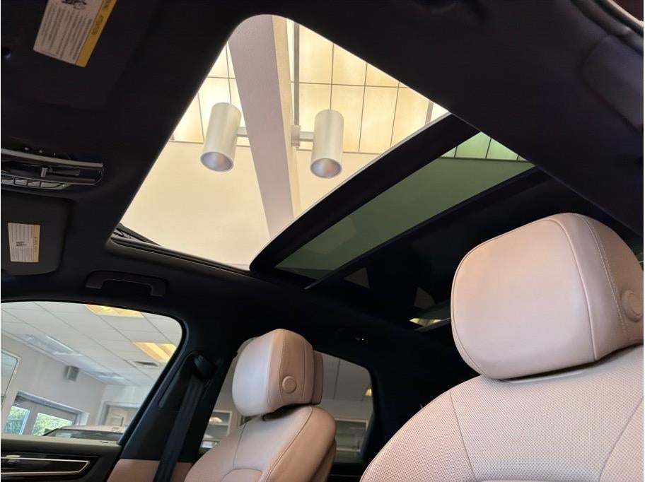 2022 Porsche Cayenne Platinum Edition Sport Utility 4D