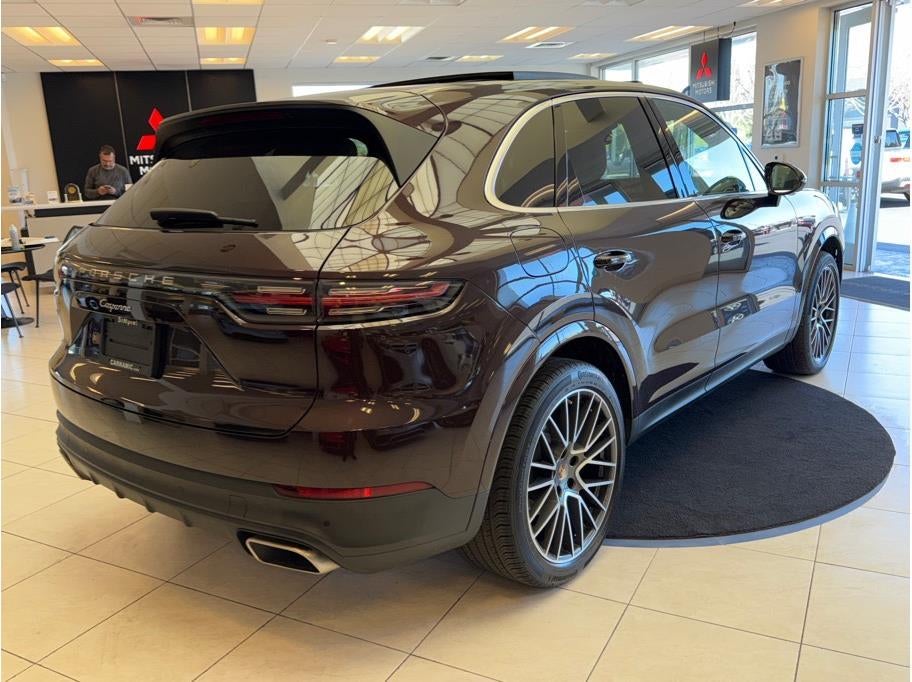 2022 Porsche Cayenne Platinum Edition Sport Utility 4D
