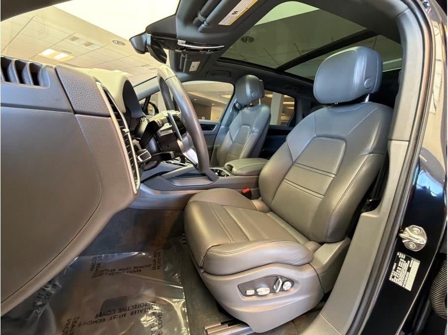 2021 Porsche Cayenne E-Hybrid Sport Utility 4D