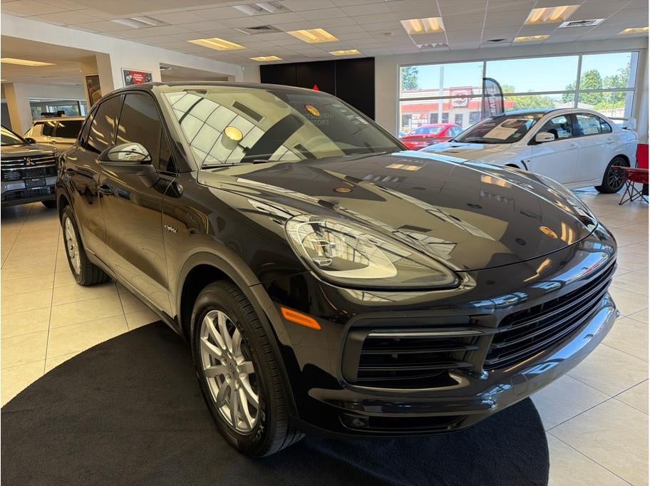 2021 Porsche Cayenne E-Hybrid Sport Utility 4D